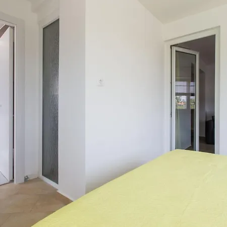 Apartman Comfort With Pool In (adults Only) Medulin