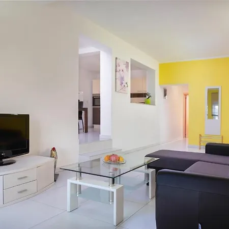 Comfort With Pool In (adults Only) Apartament Medulin