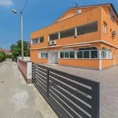 Comfort With Pool In (adults Only) Apartment Medulin