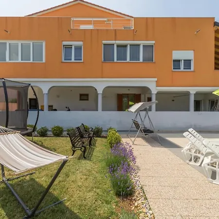 Apartment Comfort With Pool In (adults Only) Medulin