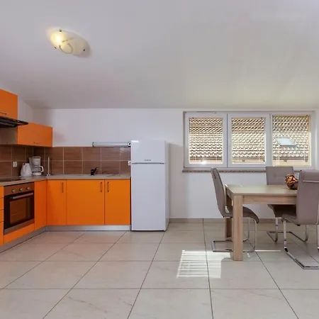 Apartment Comfort With Pool In (adults Only) Medulin