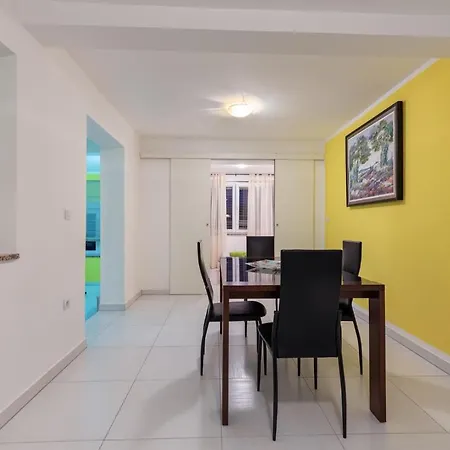 Apartment Comfort With Pool In (adults Only) Medulin