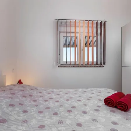 Comfort With Pool In (adults Only) Apartment Medulin