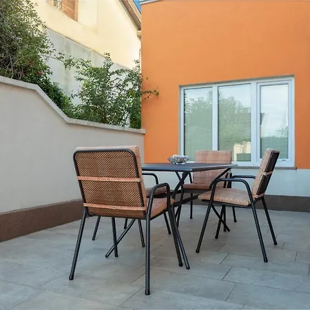 Comfort With Pool In (adults Only) Medulin