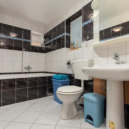 Apartment Comfort With Pool In (adults Only) *