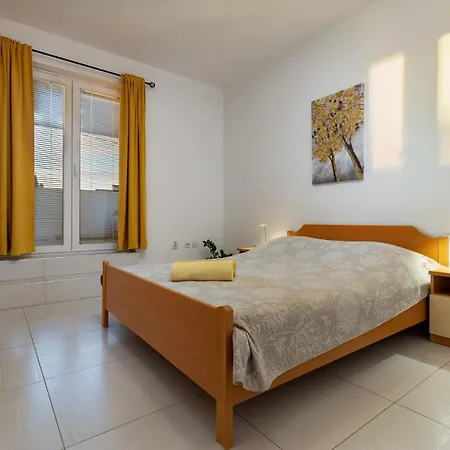 Comfort With Pool In (adults Only) Apartment Medulin