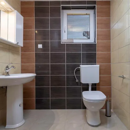 Comfort With Pool In (adults Only) Apartment Medulin
