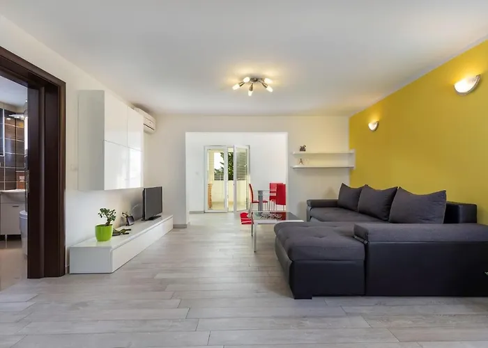 Apartman Comfort With Pool In (adults Only) Medulin
